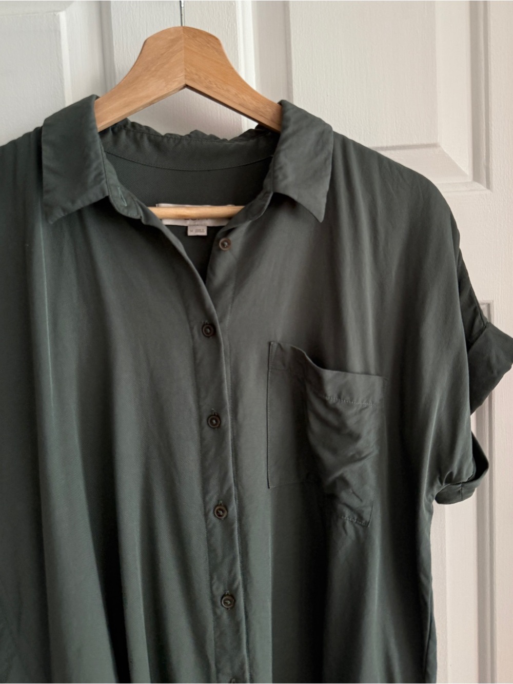 LOFT Dark Green Short-Sleeve Button-Down  Camp Shirt